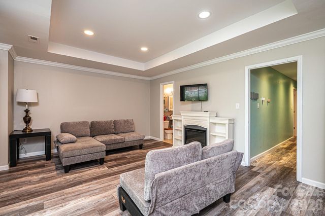 826 6th Street NW 4, Hickory, NC 28601