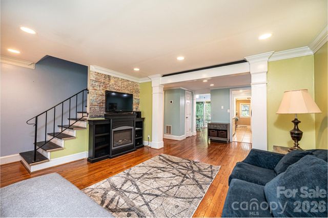 826 6th Street NW 4, Hickory, NC 28601