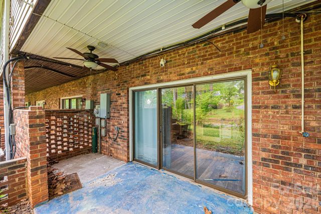 826 6th Street NW 4, Hickory, NC 28601