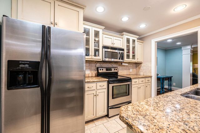 826 6th Street NW 4, Hickory, NC 28601