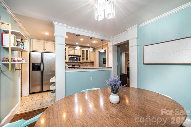 826 6th Street NW 4, Hickory, NC 28601