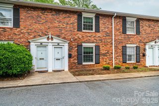 826 6th Street NW 4, Hickory, NC 28601