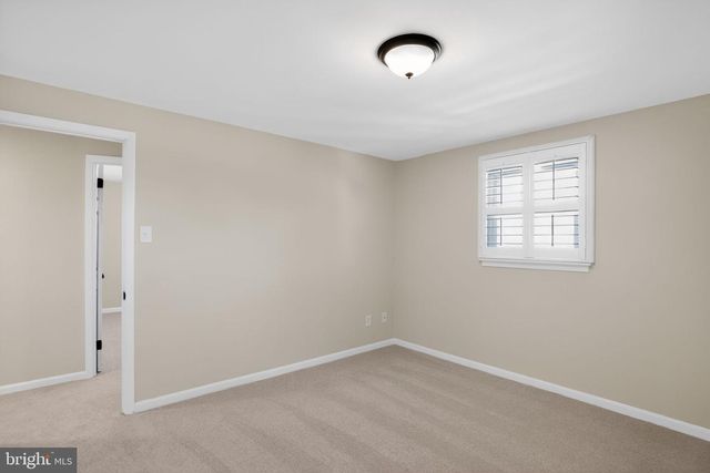 1283 IRMA RD, Warminster, PA 18974