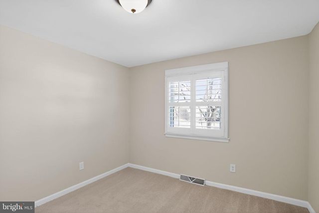 1283 IRMA RD, Warminster, PA 18974