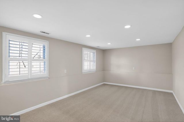 1283 IRMA RD, Warminster, PA 18974