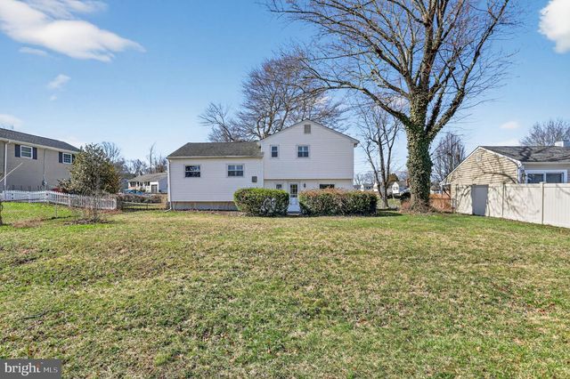 1283 IRMA RD, Warminster, PA 18974