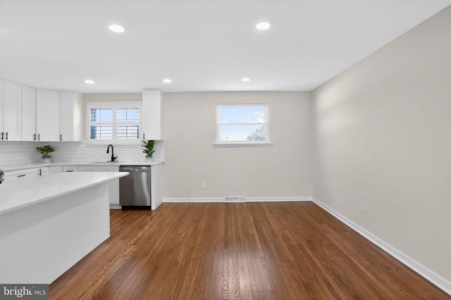 1283 IRMA RD, Warminster, PA 18974