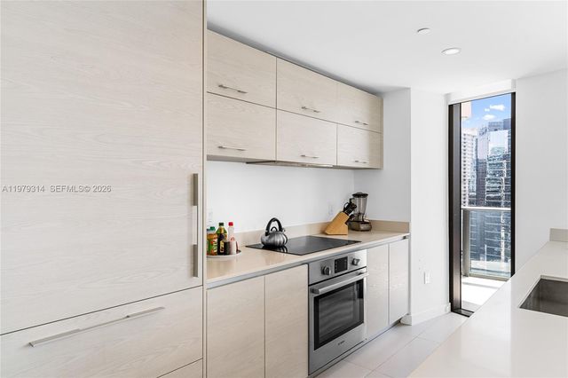 1300 S Miami Ave 2305, Miami, FL 33130