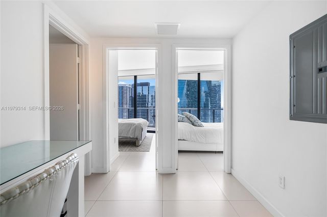 1300 S Miami Ave 2305, Miami, FL 33130