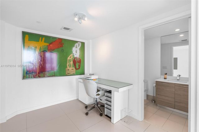 1300 S Miami Ave 2305, Miami, FL 33130