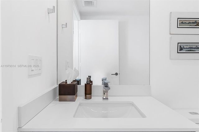 1300 S Miami Ave 2305, Miami, FL 33130