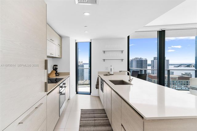 1300 S Miami Ave 2305, Miami, FL 33130