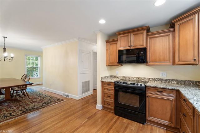 2460 Vincent Road, Winston-salem, NC 27106