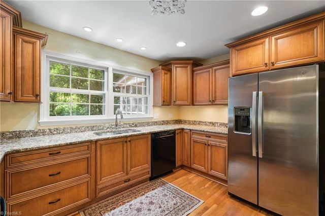 2460 Vincent Road, Winston-salem, NC 27106
