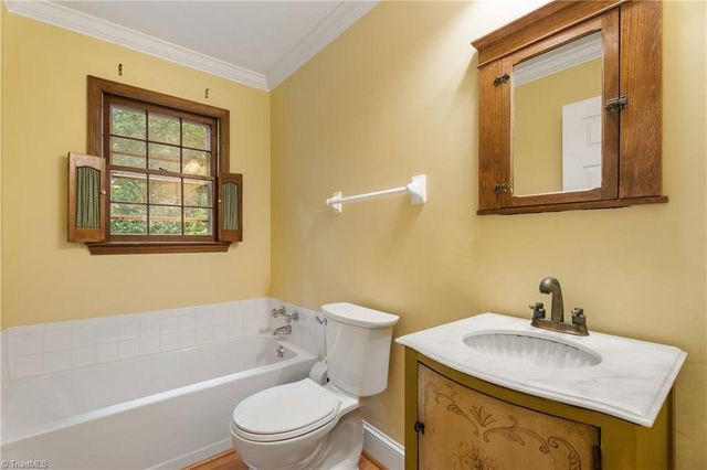 2460 Vincent Road, Winston-salem, NC 27106