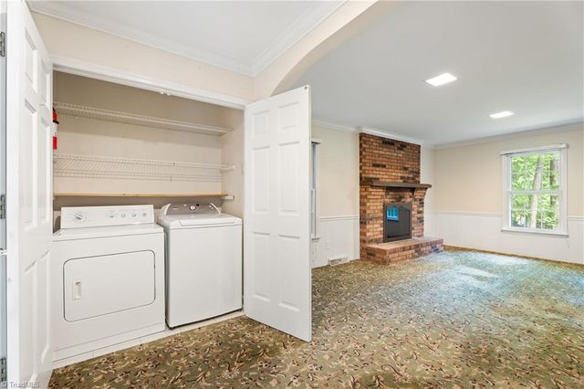 2460 Vincent Road, Winston-salem, NC 27106