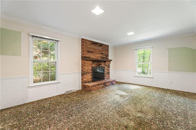 2460 Vincent Road, Winston-salem, NC 27106