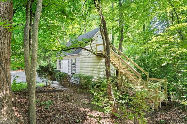 2460 Vincent Road, Winston-salem, NC 27106