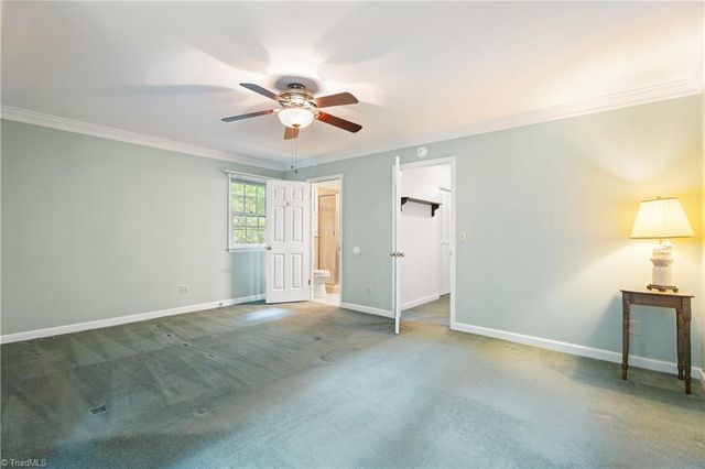 2460 Vincent Road, Winston-salem, NC 27106