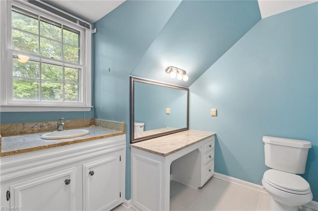 2460 Vincent Road, Winston-salem, NC 27106