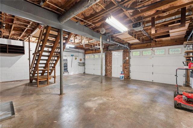 2460 Vincent Road, Winston-salem, NC 27106
