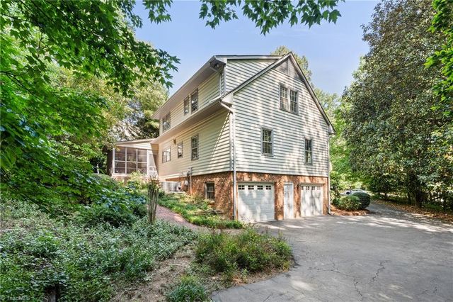 2460 Vincent Road, Winston-salem, NC 27106