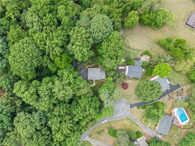 2460 Vincent Road, Winston-salem, NC 27106