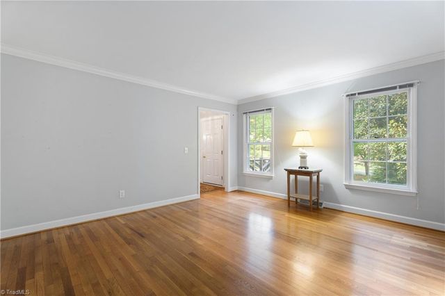 2460 Vincent Road, Winston-salem, NC 27106