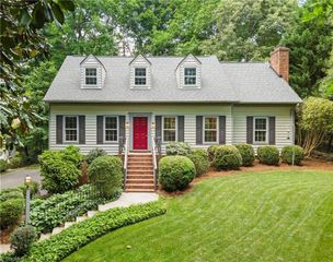 2460 Vincent Road, Winston-salem, NC 27106