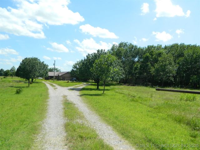399987 W 3700 Road, Ramona, OK 74061