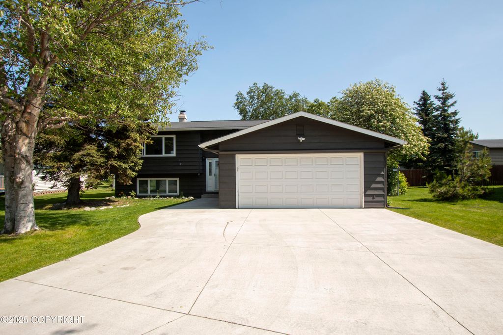 3641 Hazen Circle, Anchorage, AK 99515