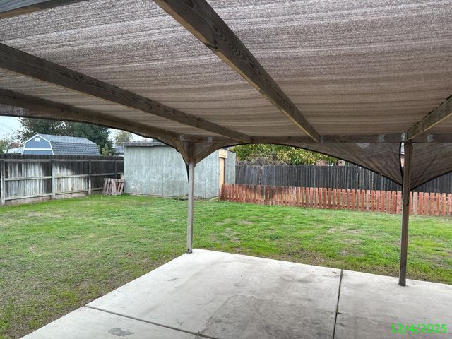 2528 W Howard Avenue, Visalia, CA 93277