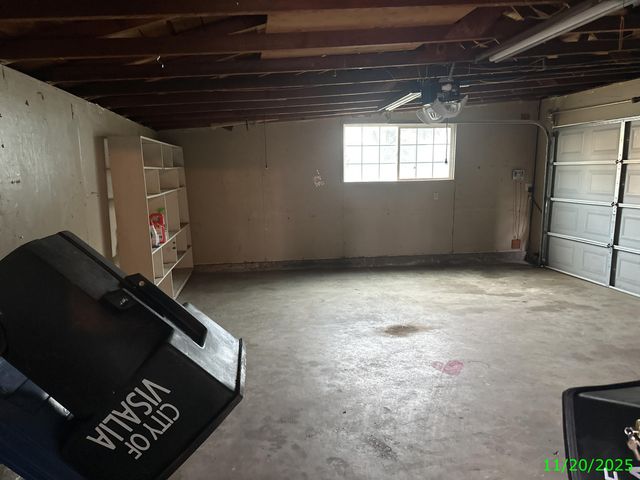 2528 W Howard Avenue, Visalia, CA 93277