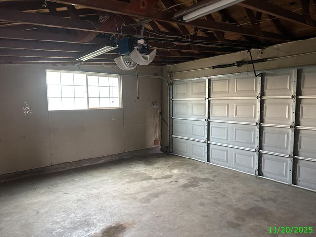 2528 W Howard Avenue, Visalia, CA 93277