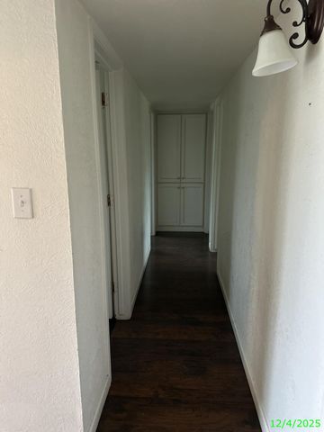 2528 W Howard Avenue, Visalia, CA 93277