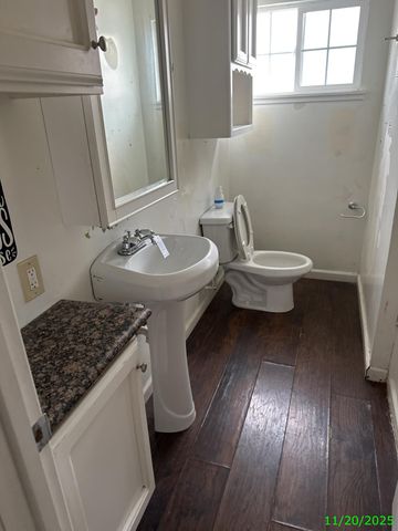 2528 W Howard Avenue, Visalia, CA 93277