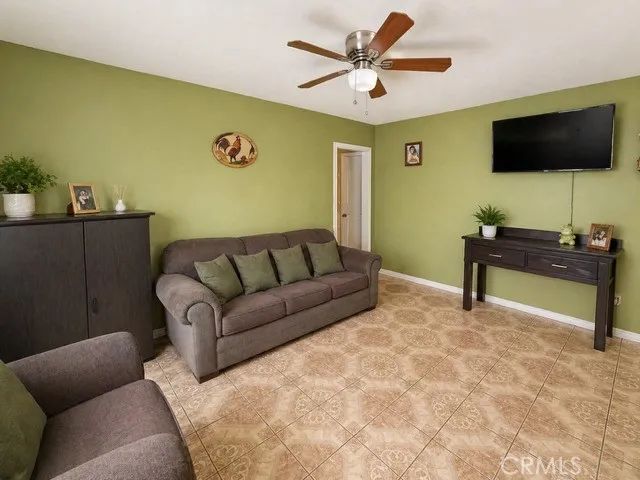 488 E Gilbert, San Bernardino, CA 92404