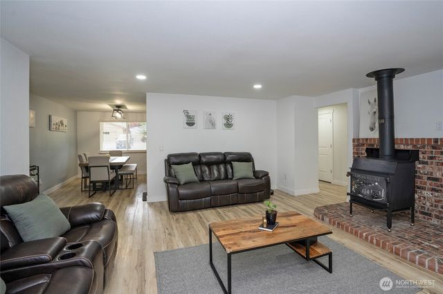 14411 116th Avenue Ct E, Puyallup, WA 98374