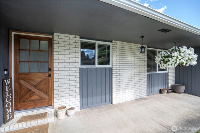 14411 116th Avenue Ct E, Puyallup, WA 98374