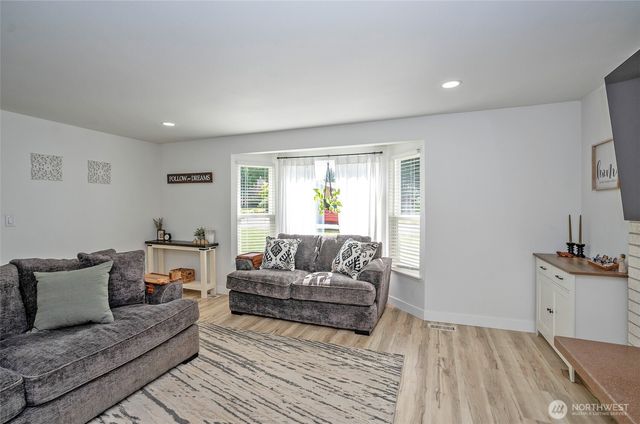 14411 116th Avenue Ct E, Puyallup, WA 98374