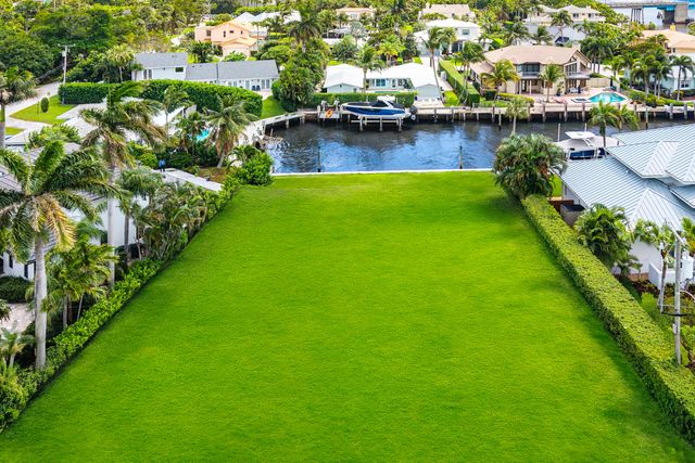 29 Hibiscus Way, Ocean Ridge, FL 33435