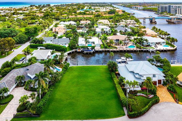 29 Hibiscus Way, Ocean Ridge, FL 33435