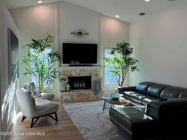 588 Peregrine Drive, Indialantic, FL 32903