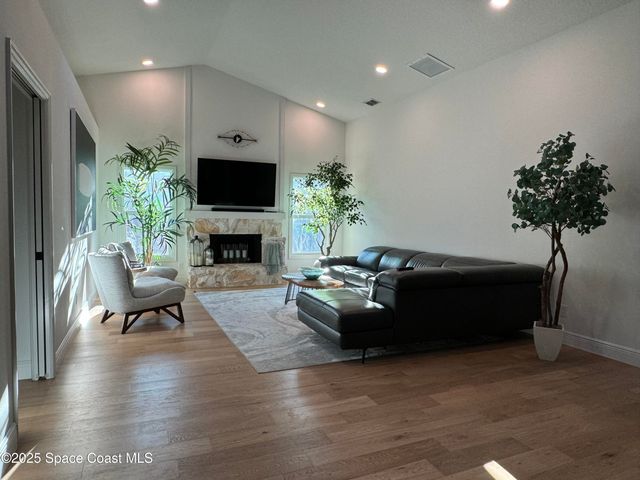 588 Peregrine Drive, Indialantic, FL 32903