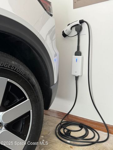 588 Peregrine Drive, Indialantic, FL 32903