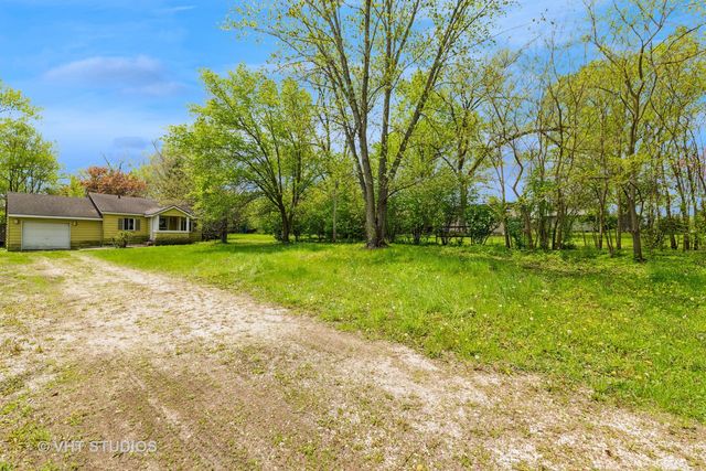 561 South Drive, South Elgin, IL 60177