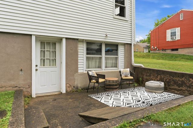 87 Lewis Street, Middletown, CT 06457