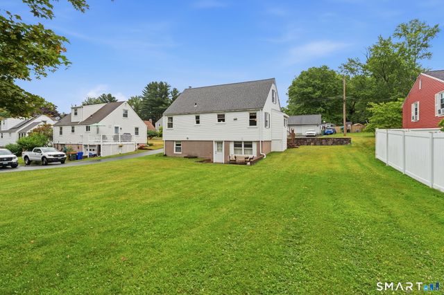 87 Lewis Street, Middletown, CT 06457