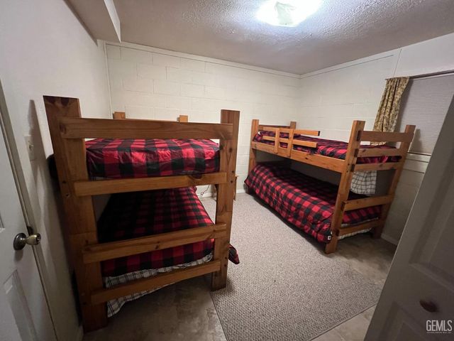 1724 Alta Sierra Road, Wofford Heights, CA 93285