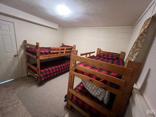 1724 Alta Sierra Road, Wofford Heights, CA 93285